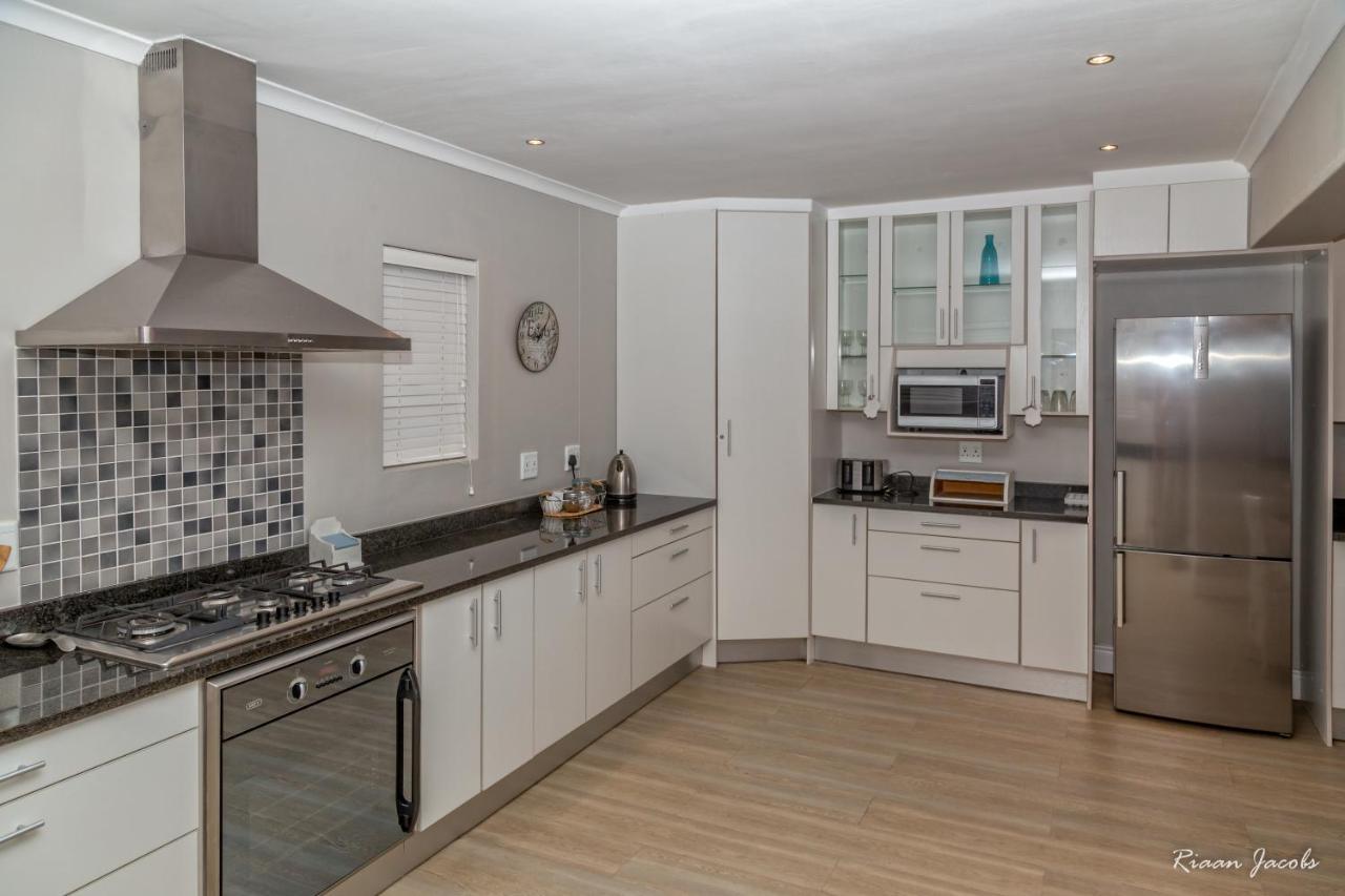 Ons C-Huis - Gansbaai Seafront Accommodation, Back-Up Power ภายนอก รูปภาพ