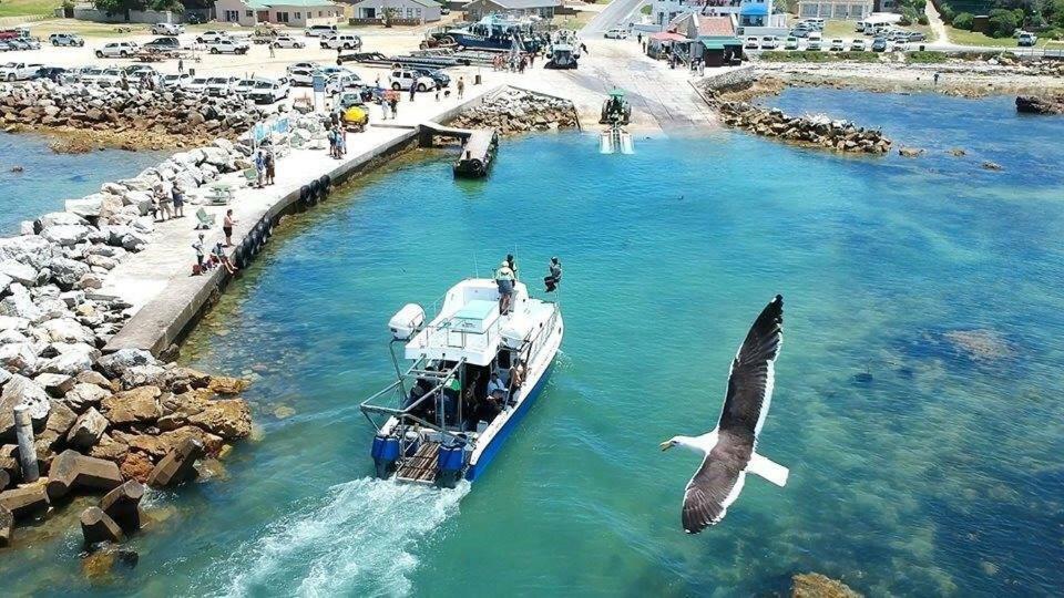 Ons C-Huis - Gansbaai Seafront Accommodation, Back-Up Power ภายนอก รูปภาพ